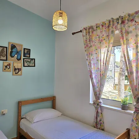 Lura 1 Pastel - 251 Plazhi San Pietro